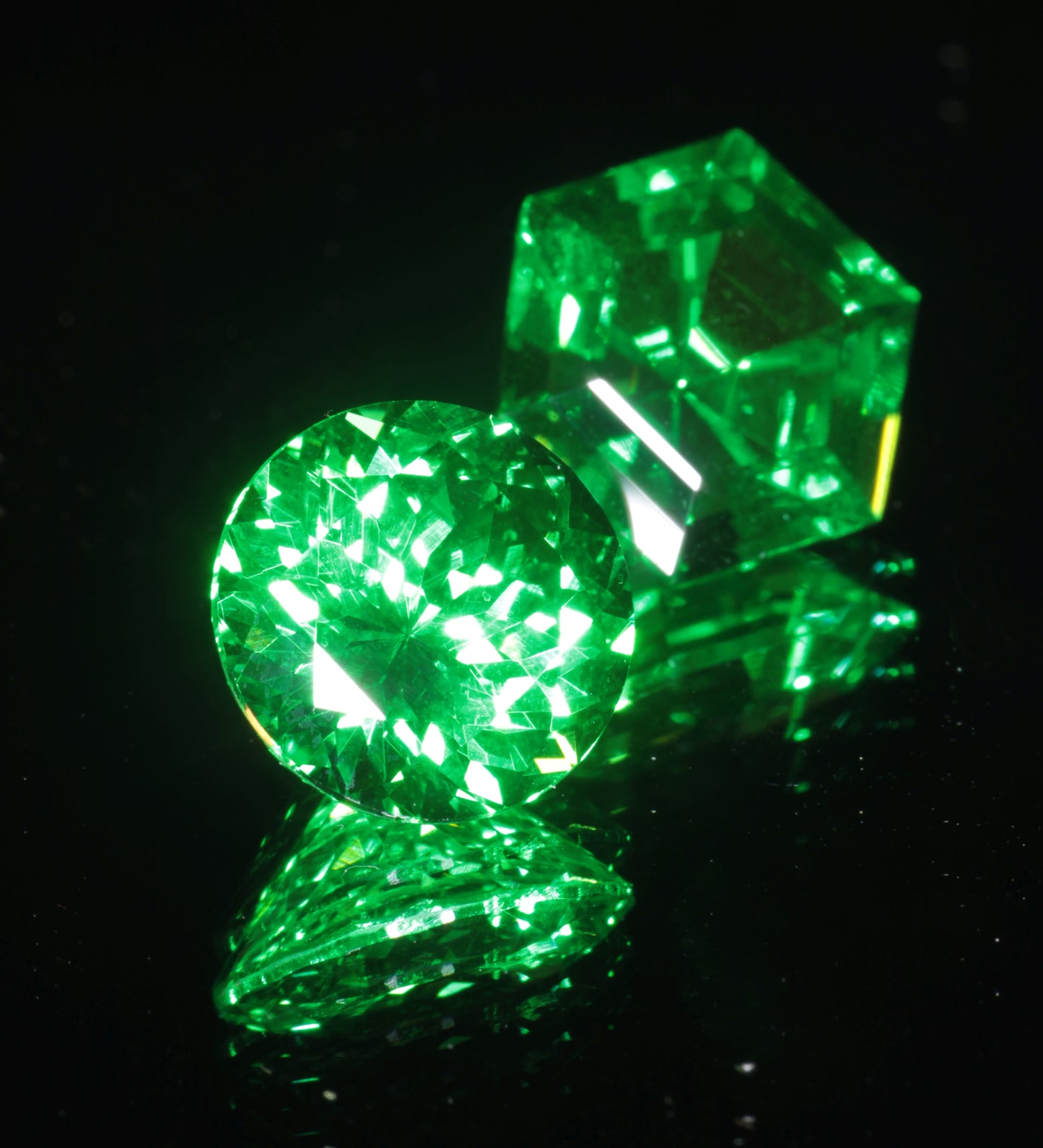 Vivid Green Laser Garnet, Vanadium YAG