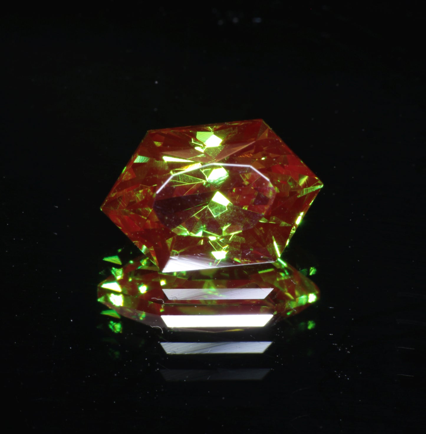 Brilliant RetroHex™ Cut Christmas Garnet Gems