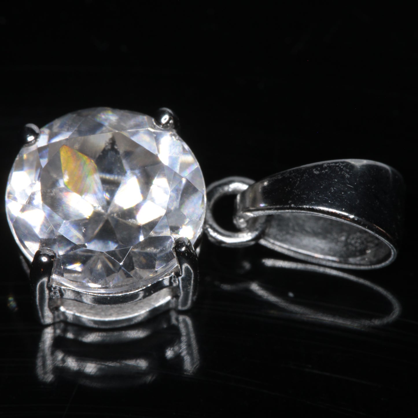 Terbium Gallium Garnet (TGG) Round pendant