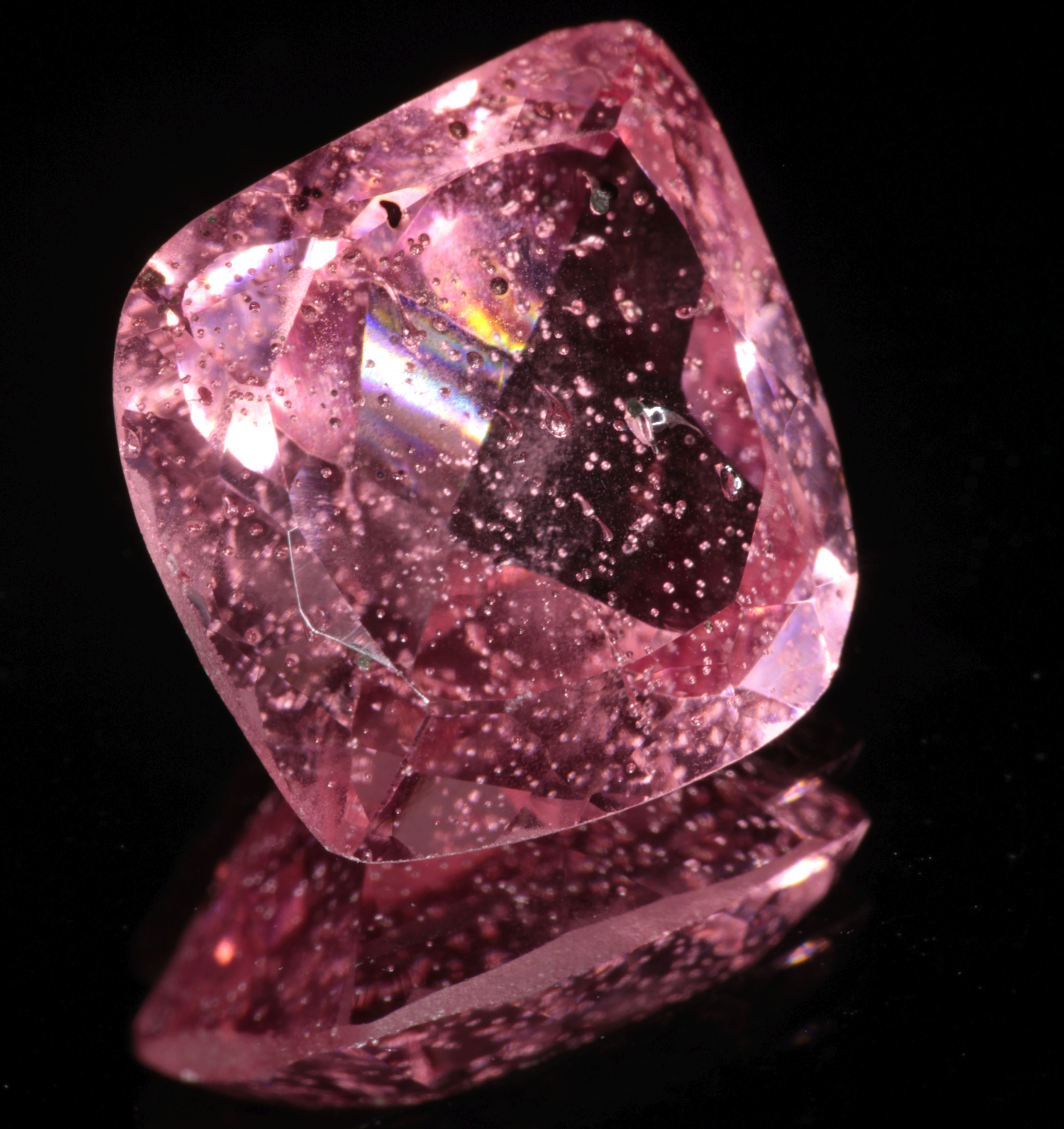 Bubbly Laser Ti:Sapphire Gems, Titanium Strawberry Sapphire Cut Stones