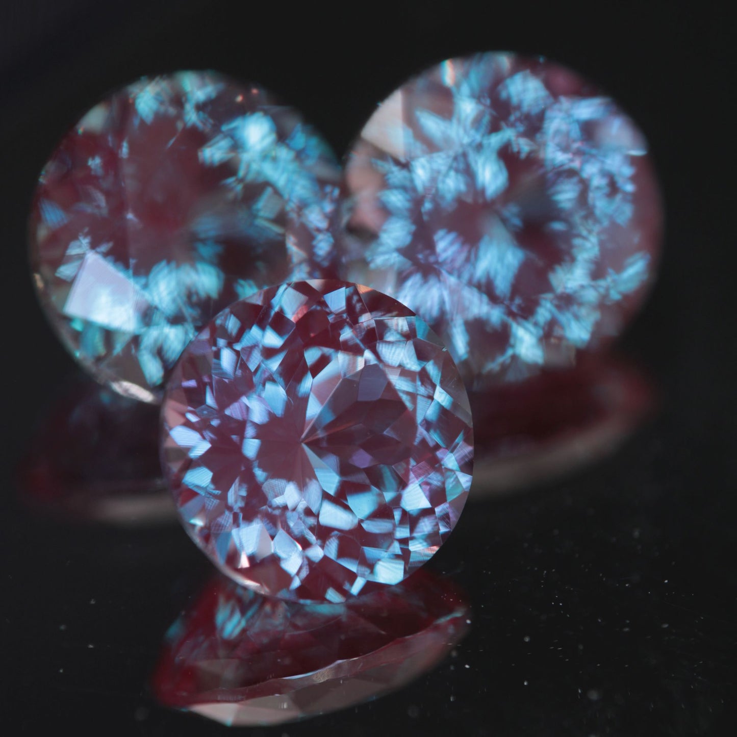 Faceted Round Alexandrite with Blue Axis Visible