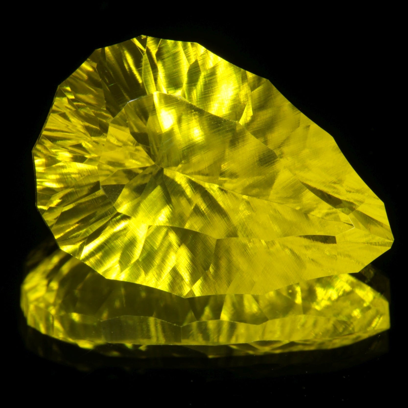 Fantasy Cut GAGG Pear