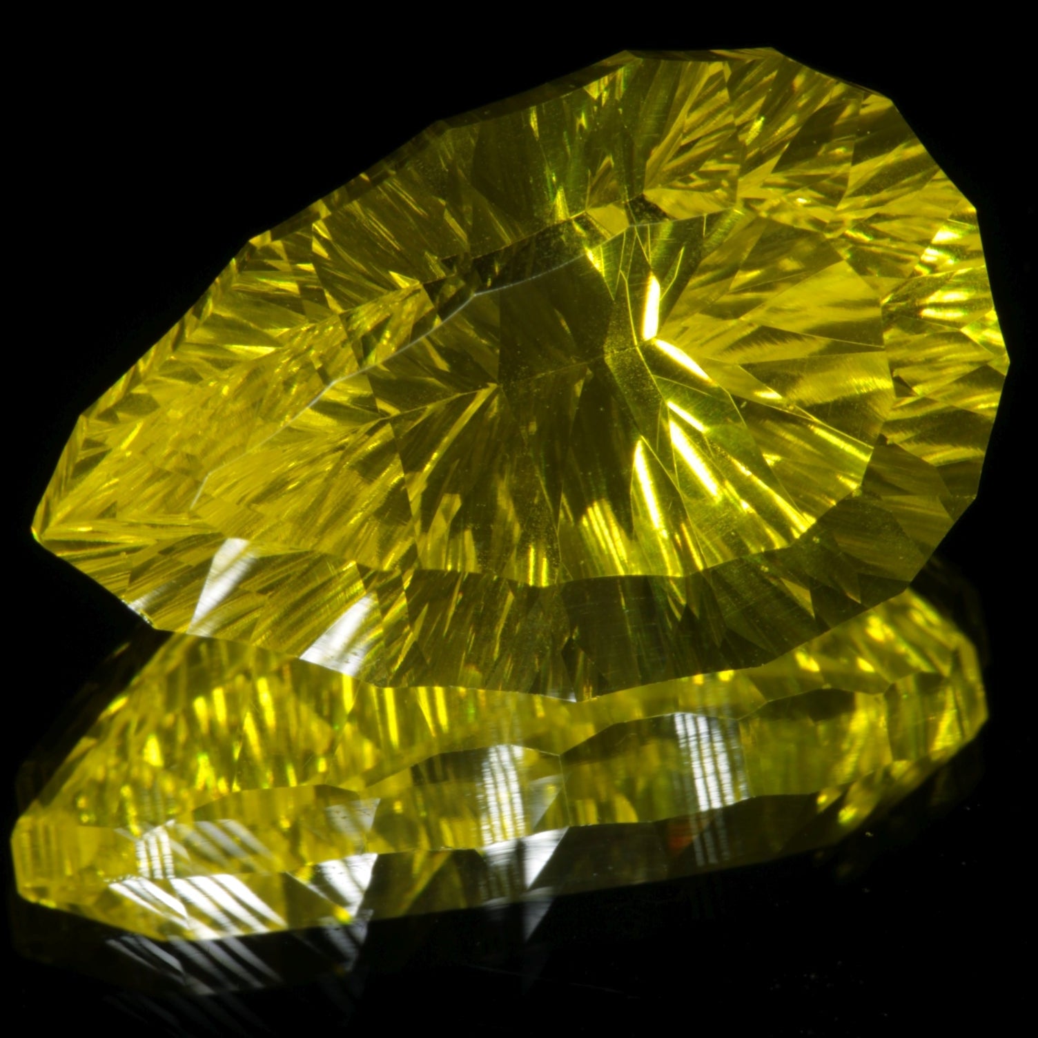 Fantasy Cut GAGG Lumogarnets