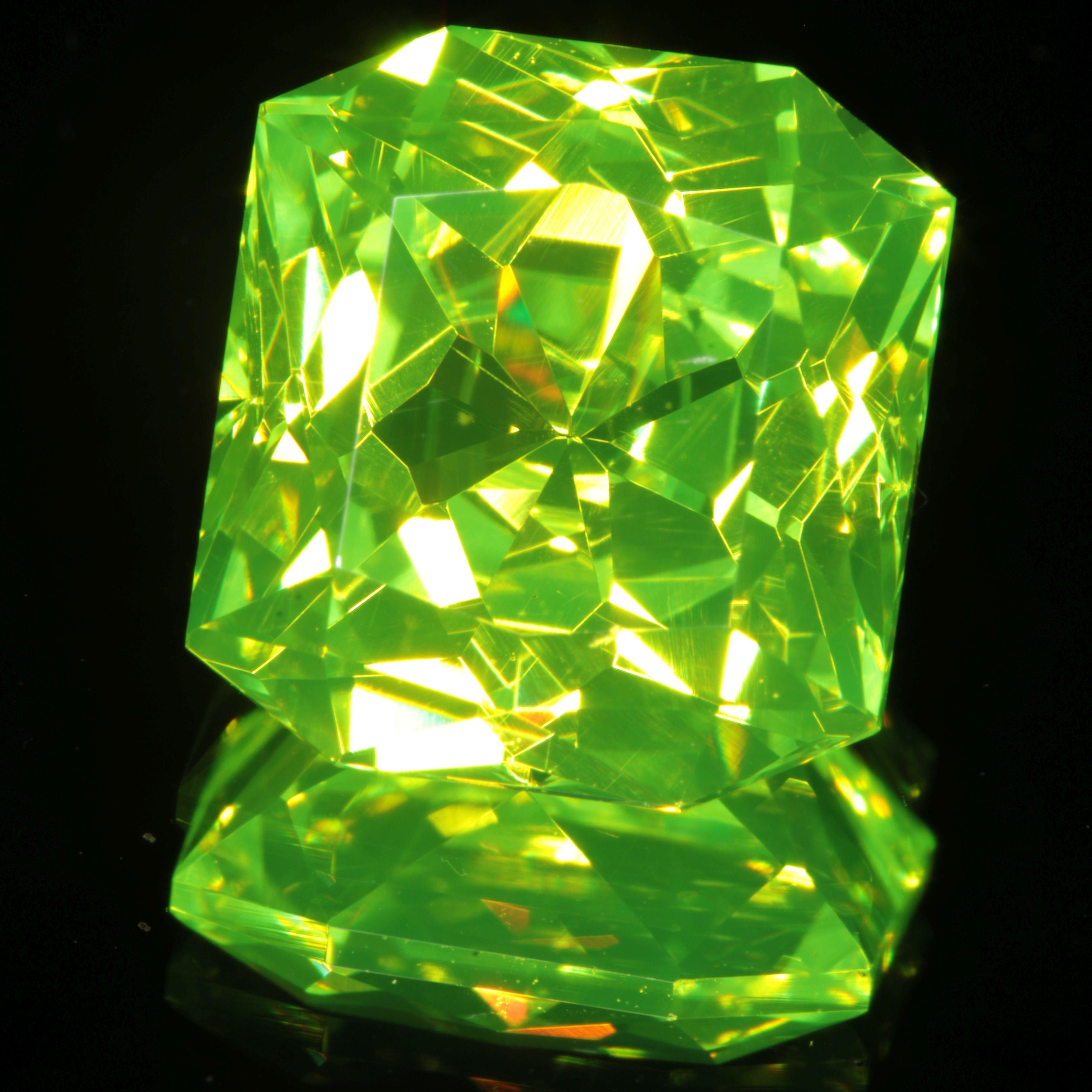 Faceted Neon Green Lumogarnet Luag Gem