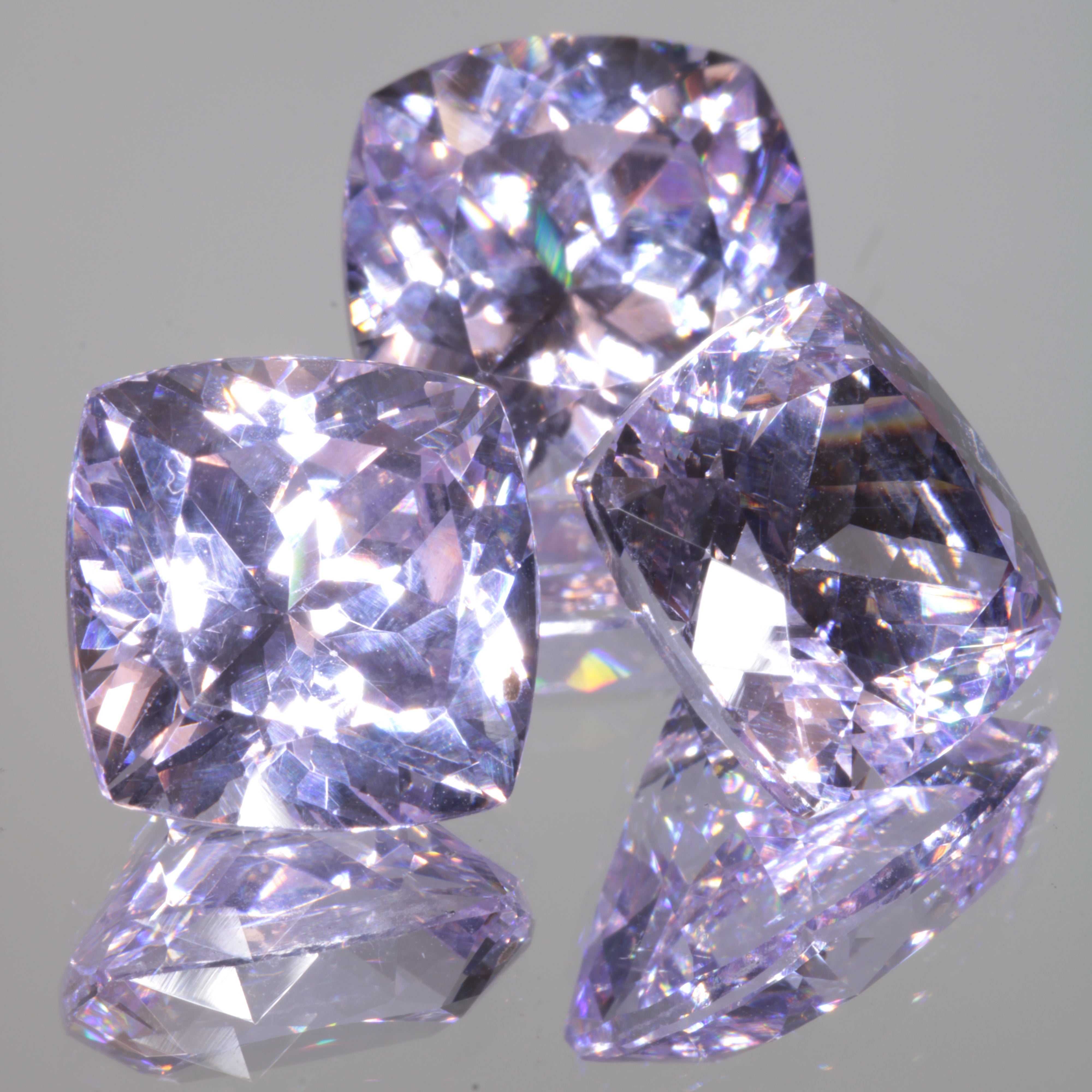 Pure Nd:YAG Calibrated Gems, Violet Laser Garnet Loose Stones