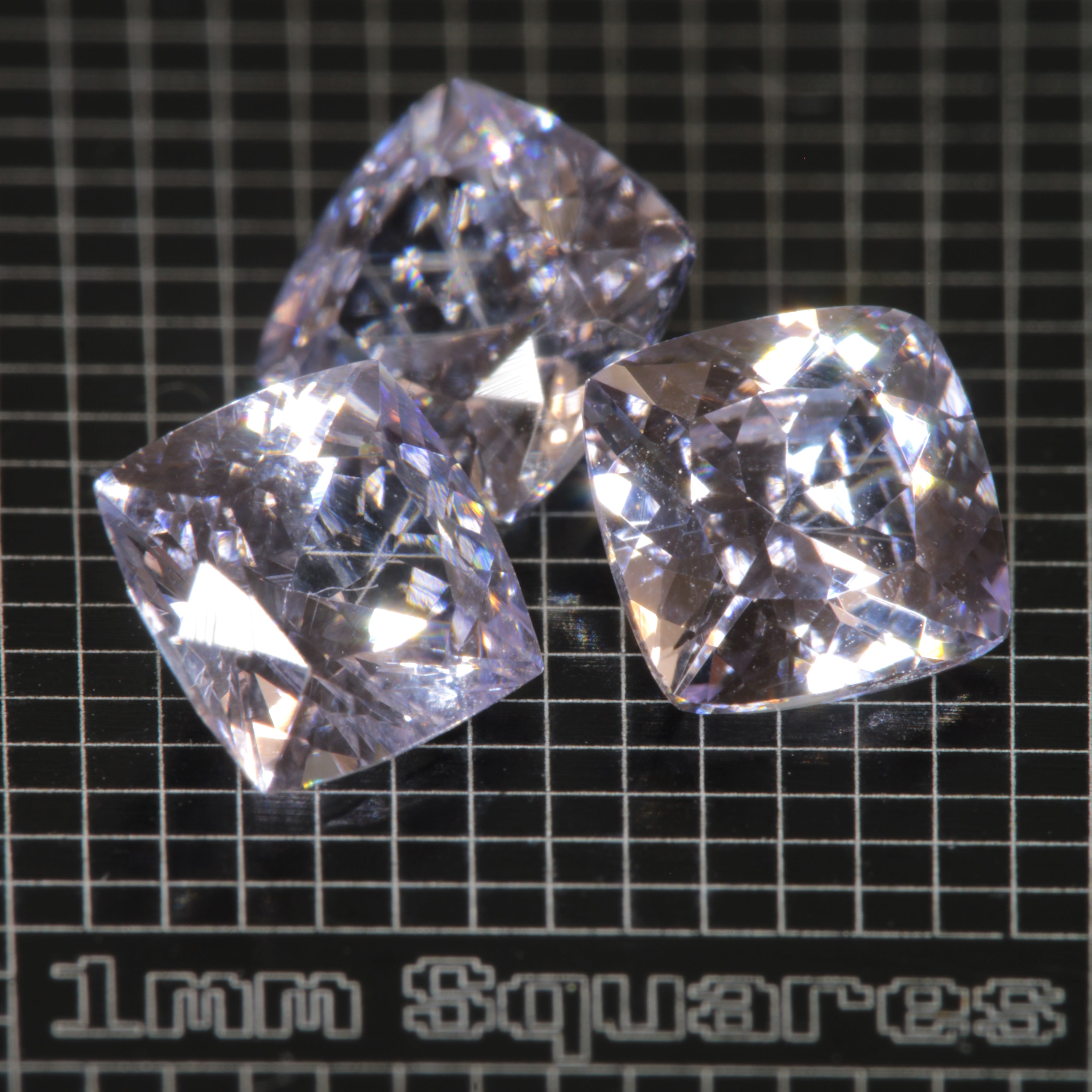 Pure Nd:YAG Calibrated Gems, Violet Laser Garnet Loose Stones