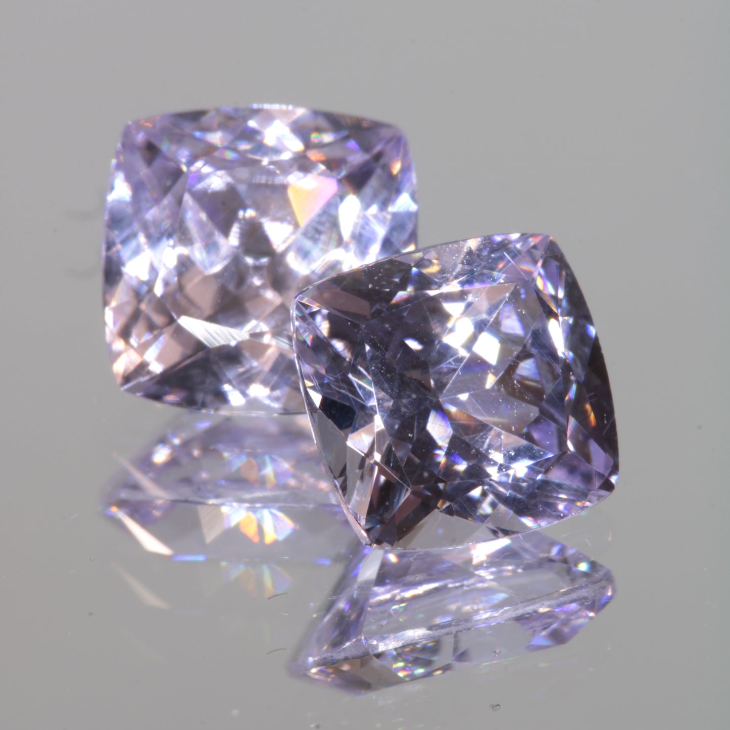 Pure Nd:YAG Calibrated Gems, Violet Laser Garnet Loose Stones
