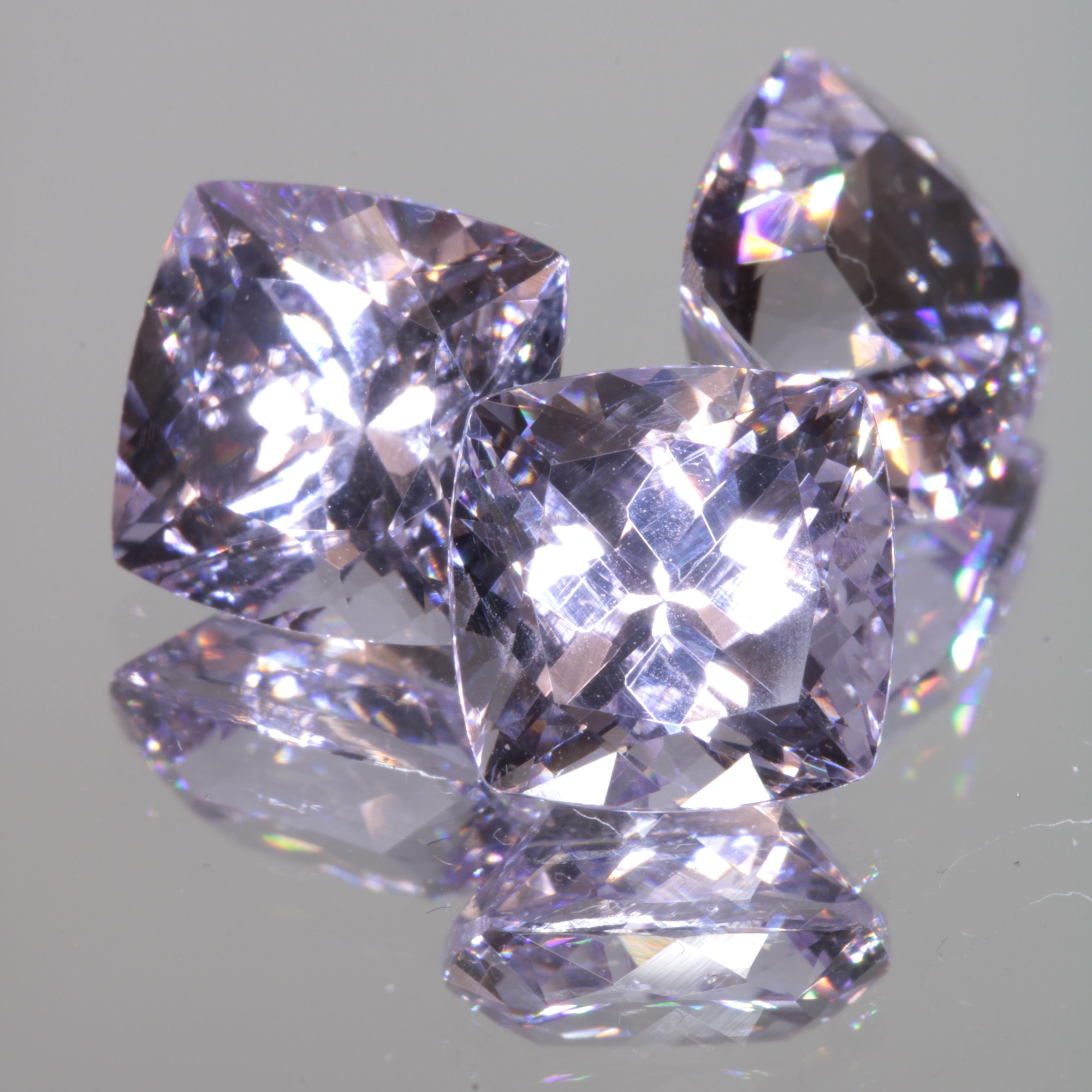 Pure Nd:YAG Calibrated Gems, Violet Laser Garnet Loose Stones