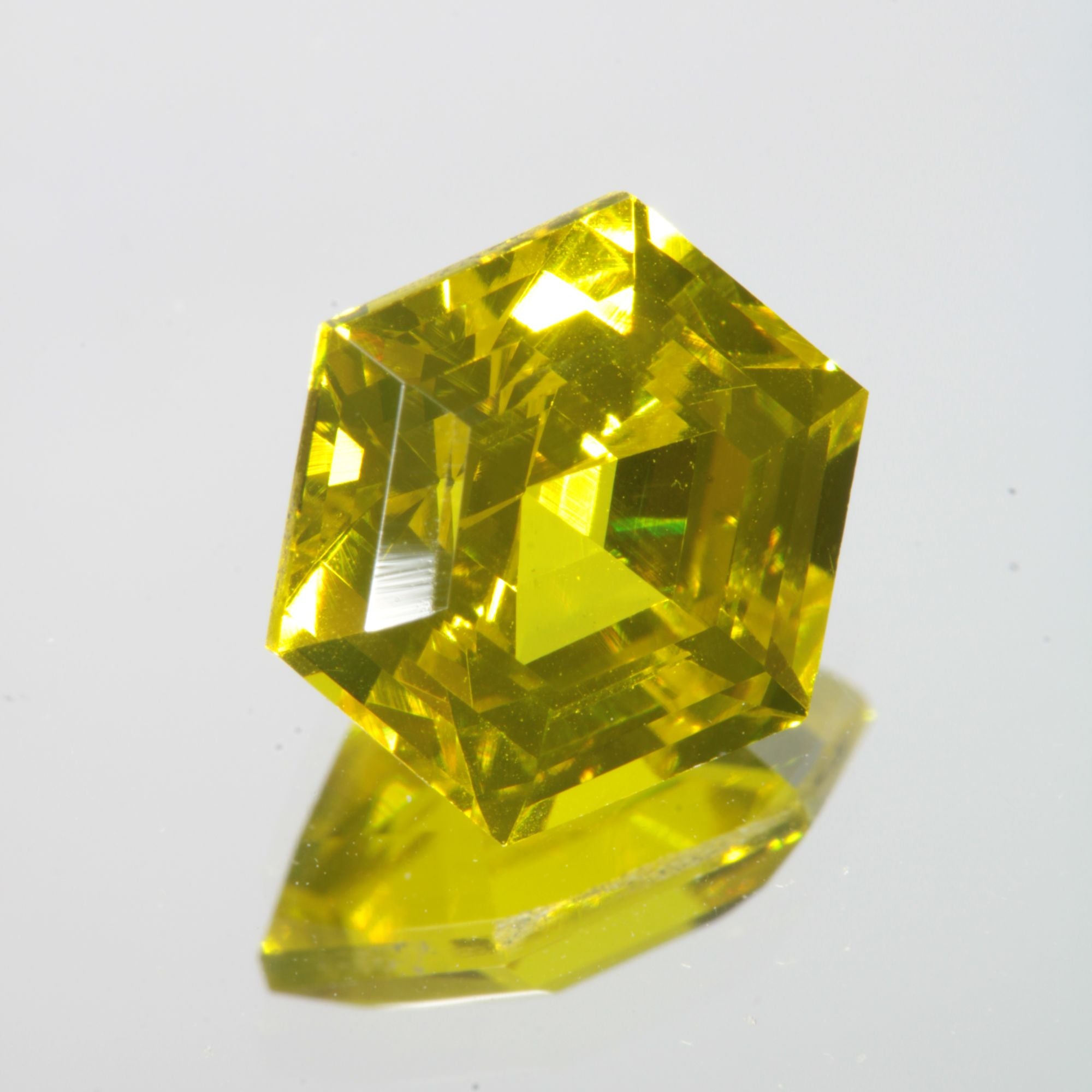 Golden Laser Garnet Faceted Stones, Ce+Nd YAG