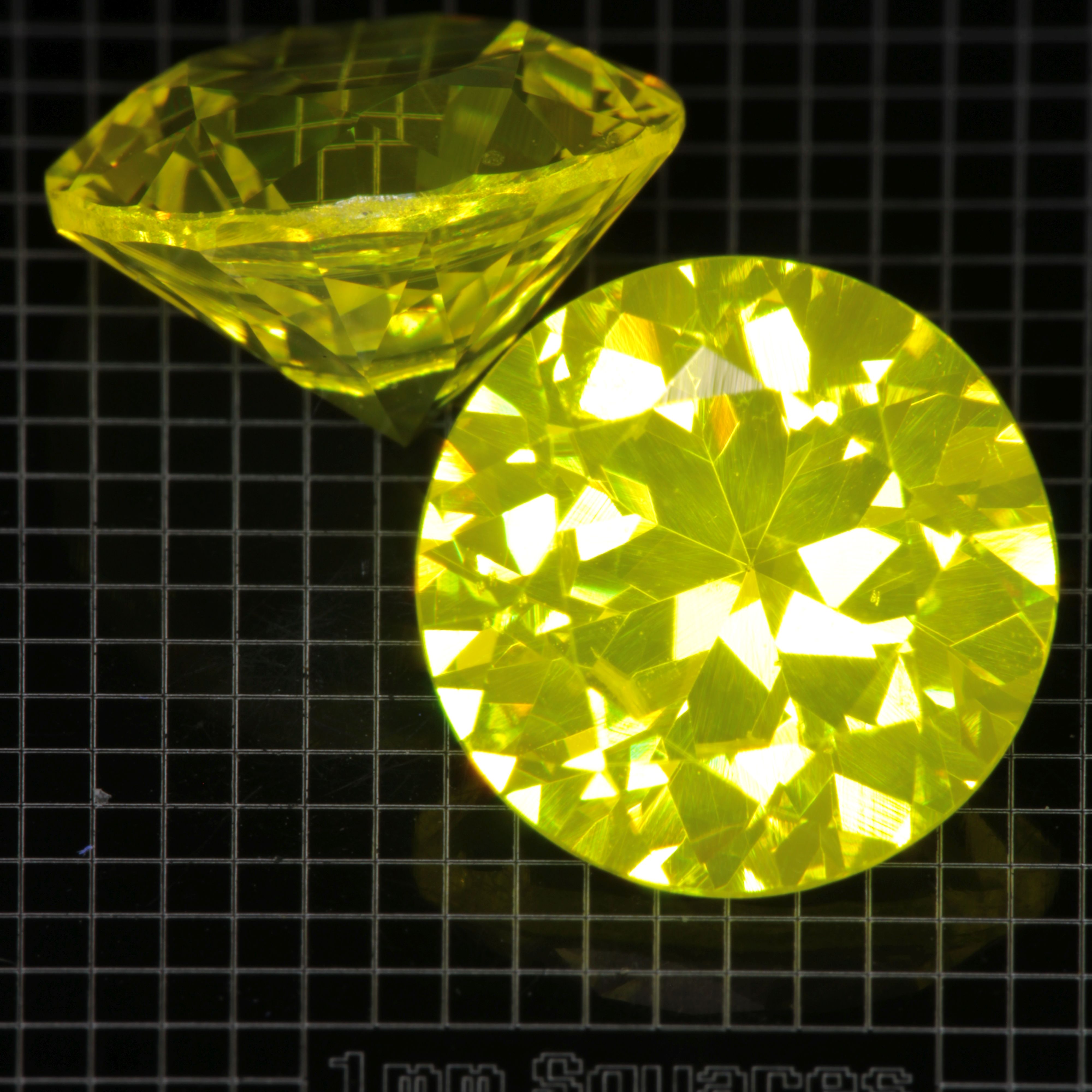 Faceted GAGG:Ce Round gemstone