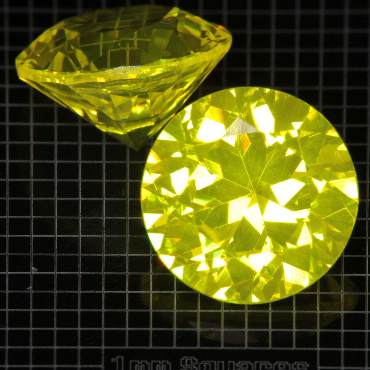 Faceted GAGG:Ce Round gemstone