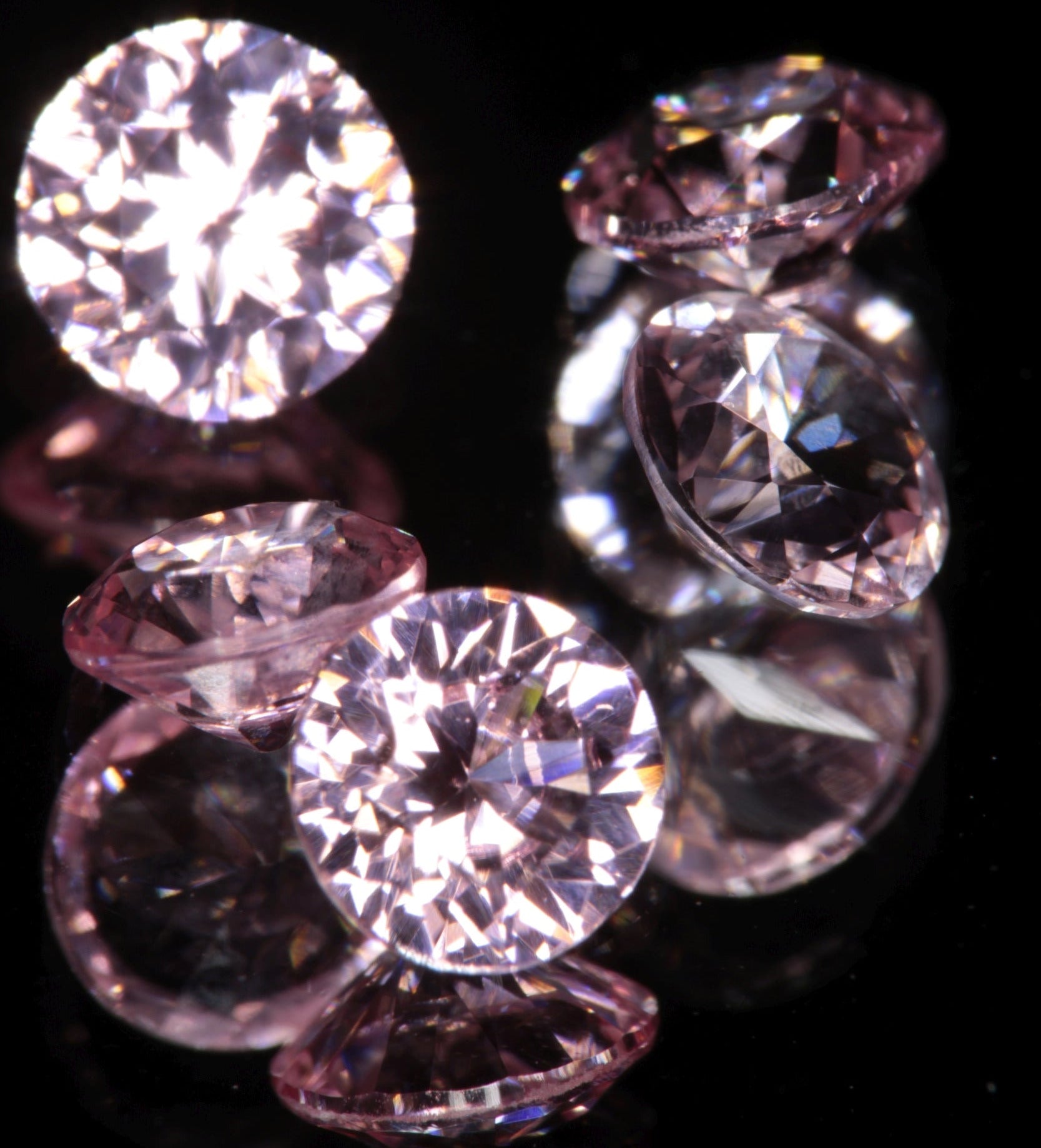 Ti:Sapph Round Faceted Gem