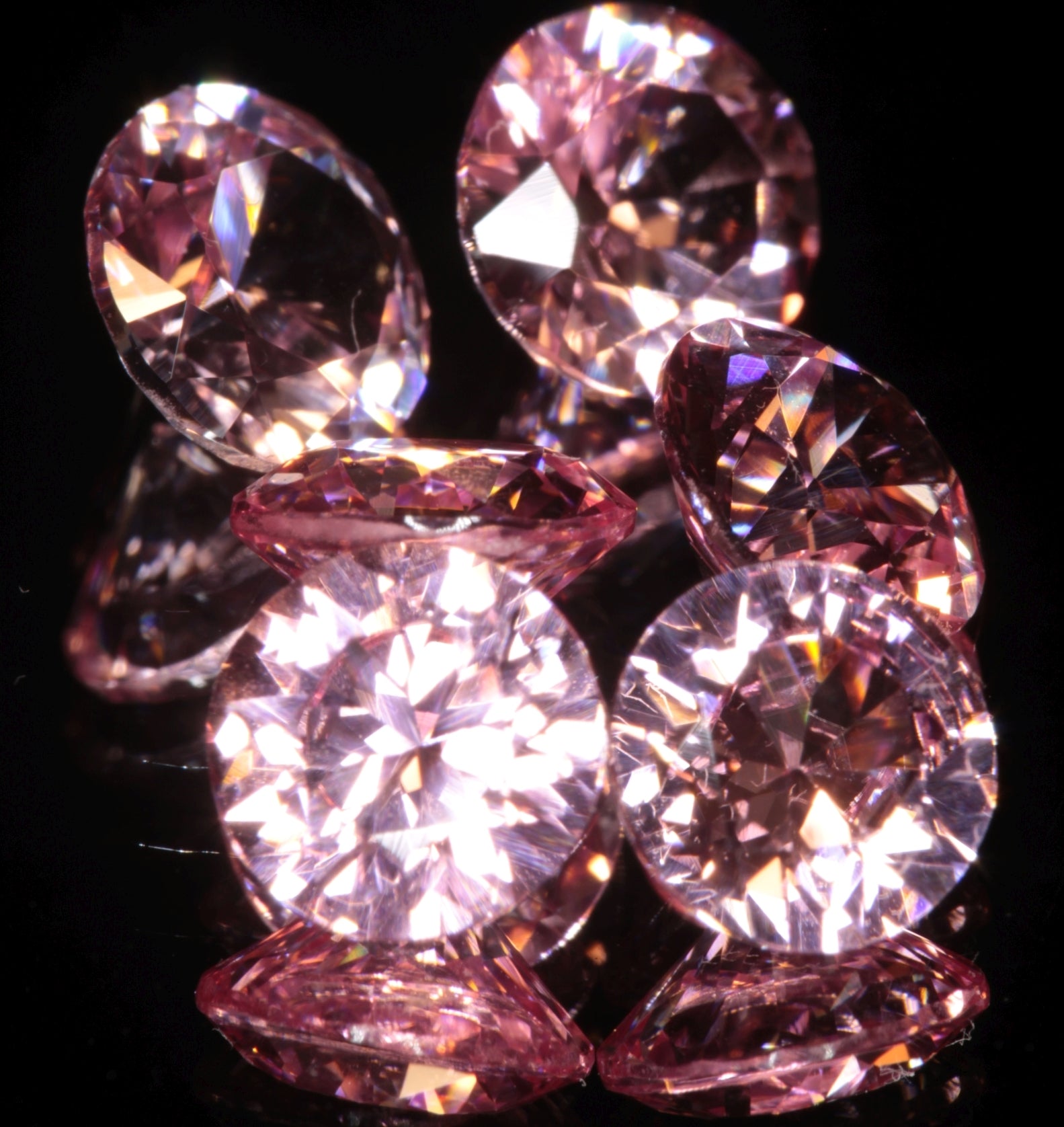 Ti:Sapph Round Faceted Gem