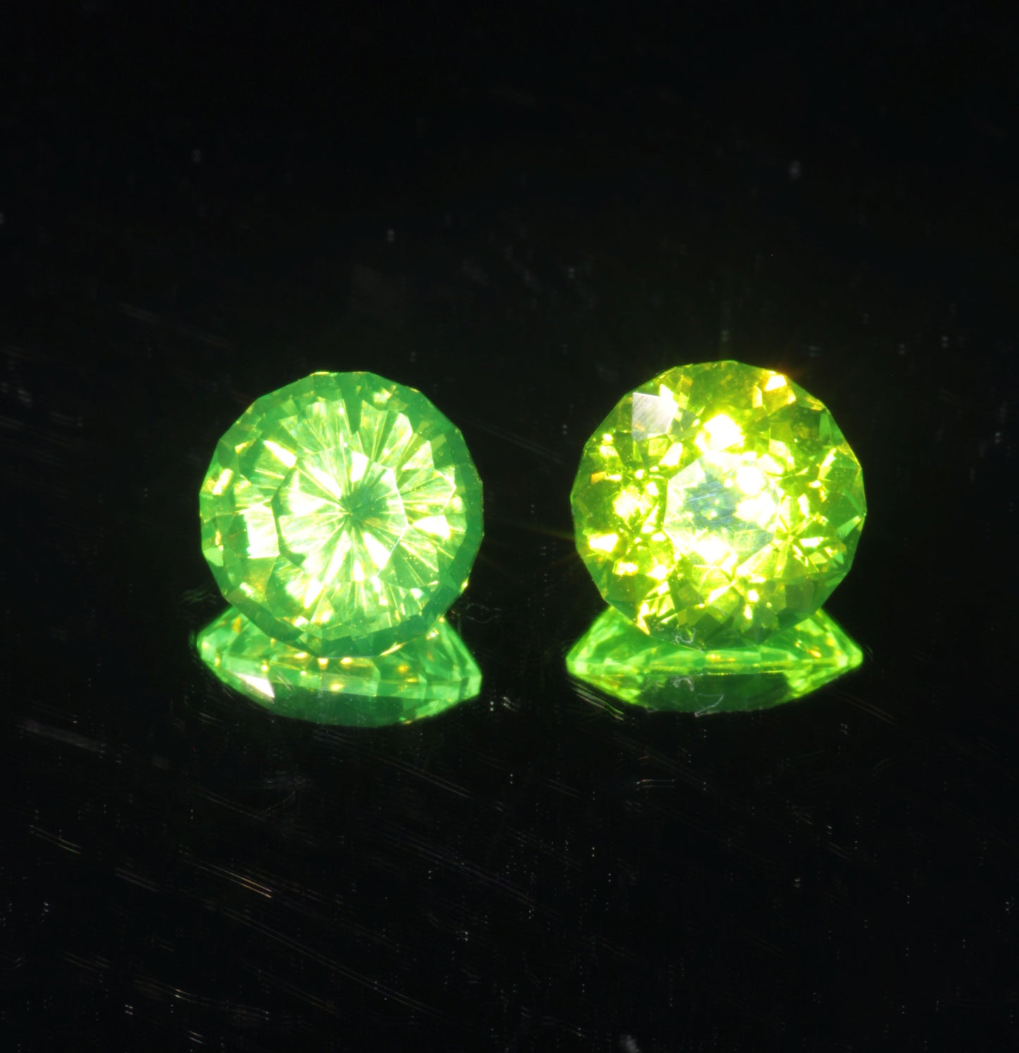 Green glowing LuAG lumogarnet gemstones