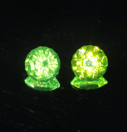 Green glowing LuAG lumogarnet gemstones