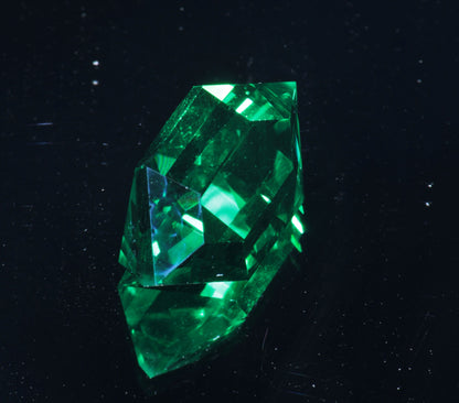 Retro Pixel RetroHex Cut Green Laser Garnet 10ct