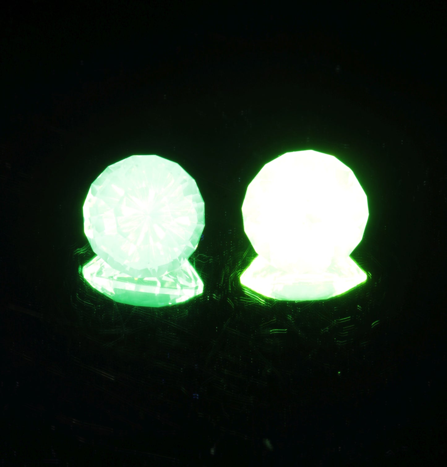 Green glowing LuAG lumogarnet gemstones