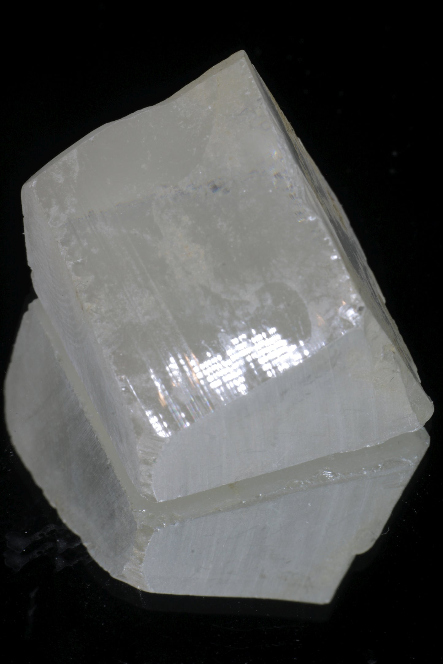 Lithium Niobate Facet Rough, High Brilliance and Dispersion