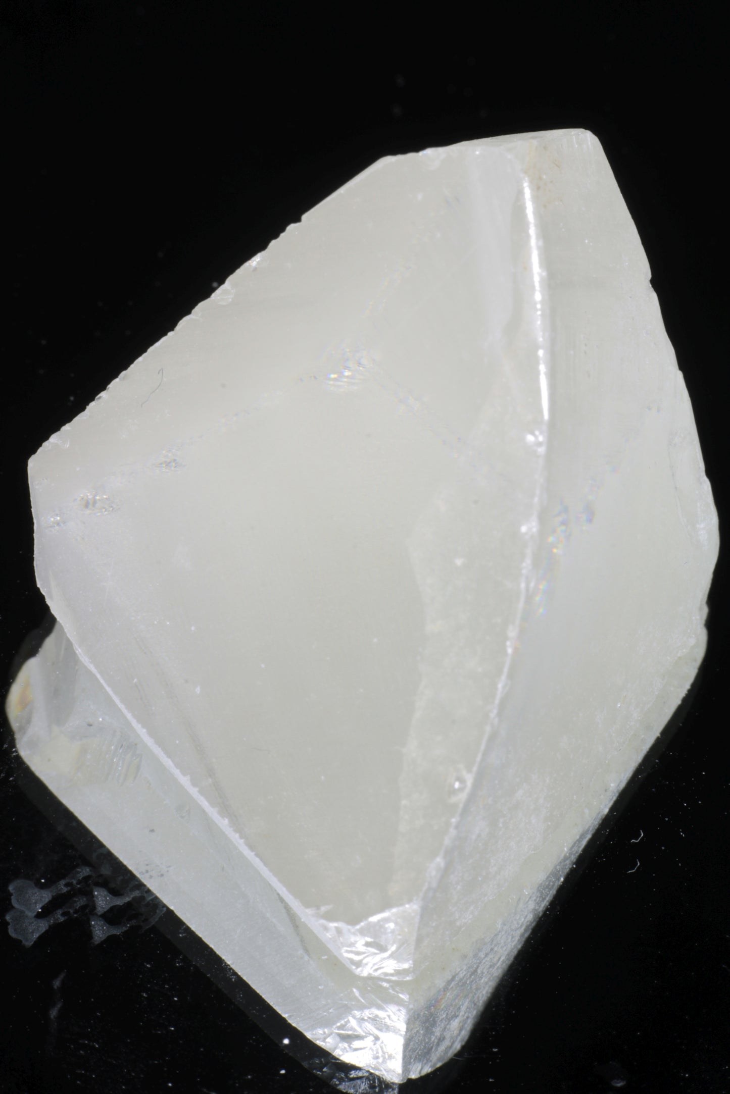 Lithium Niobate Facet Rough, High Brilliance and Dispersion