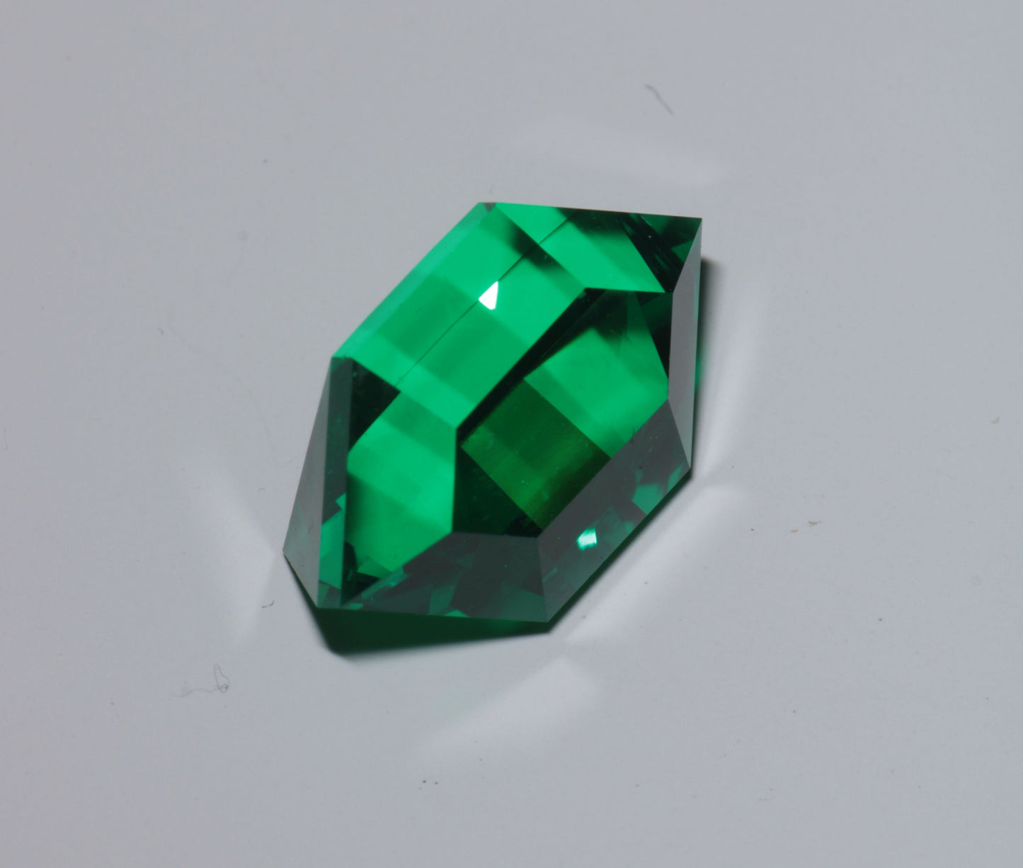 Retro Pixel RetroHex Cut Green Laser Garnet 10ct