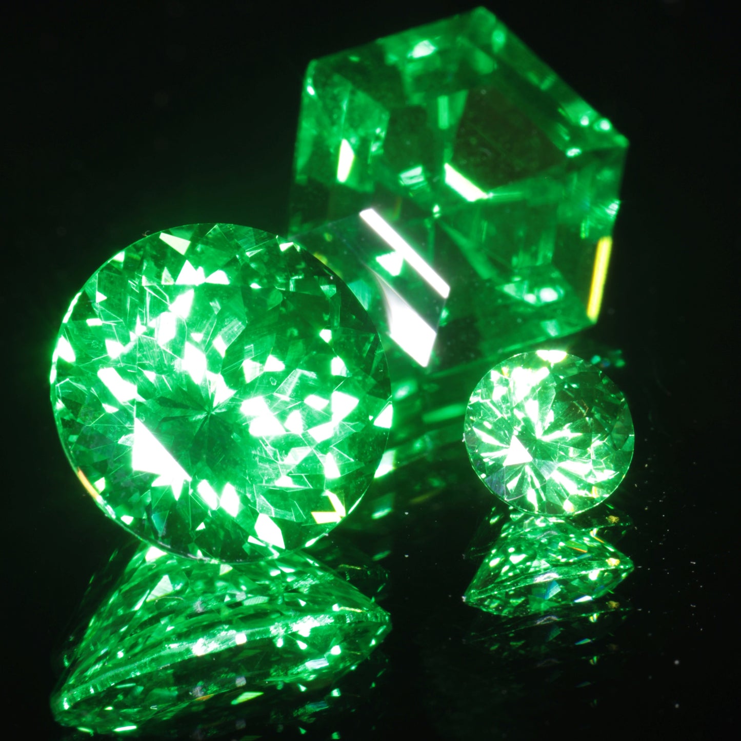 Vivid Green Laser Garnet, Vanadium YAG