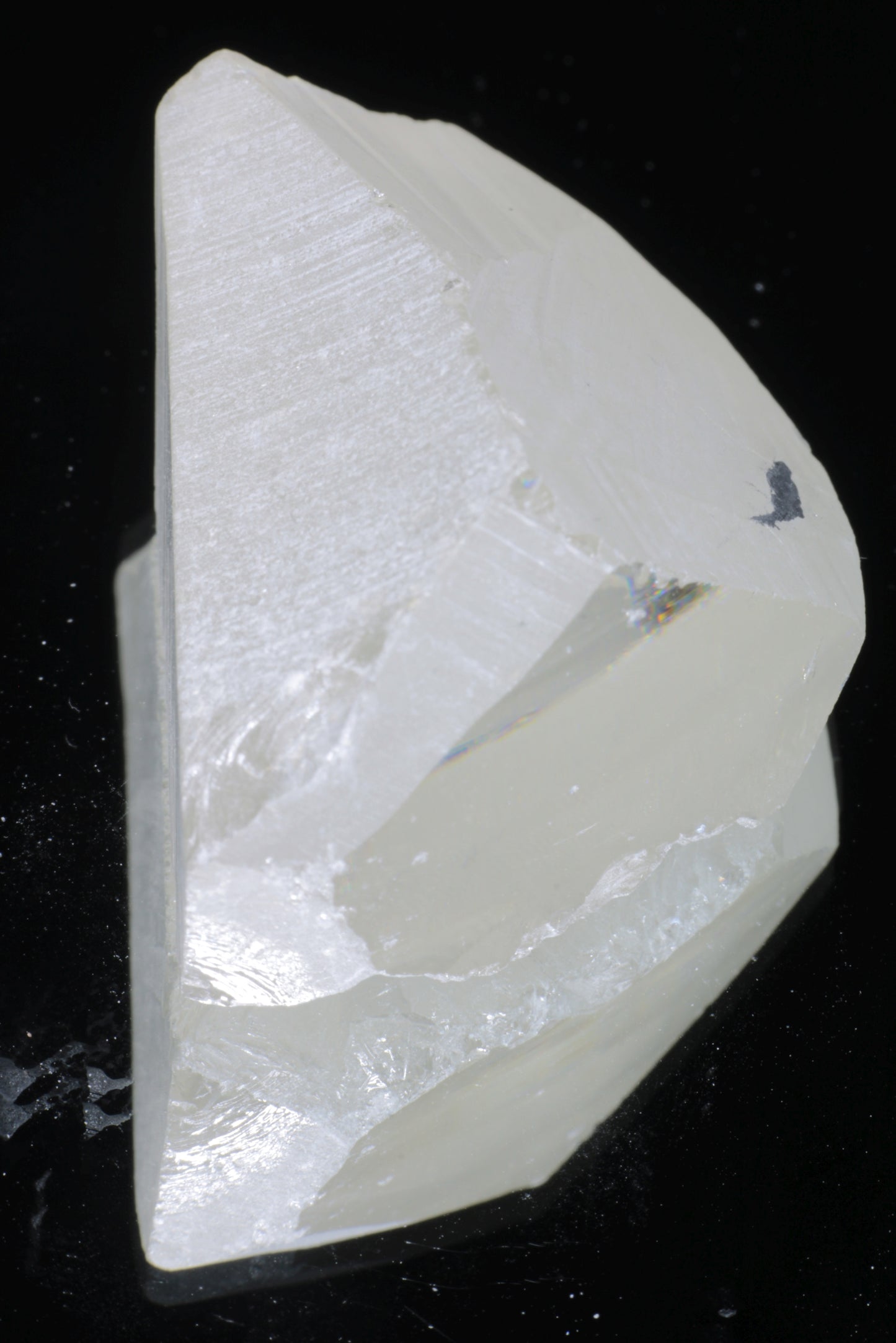 Lithium Niobate Facet Rough, High Brilliance and Dispersion