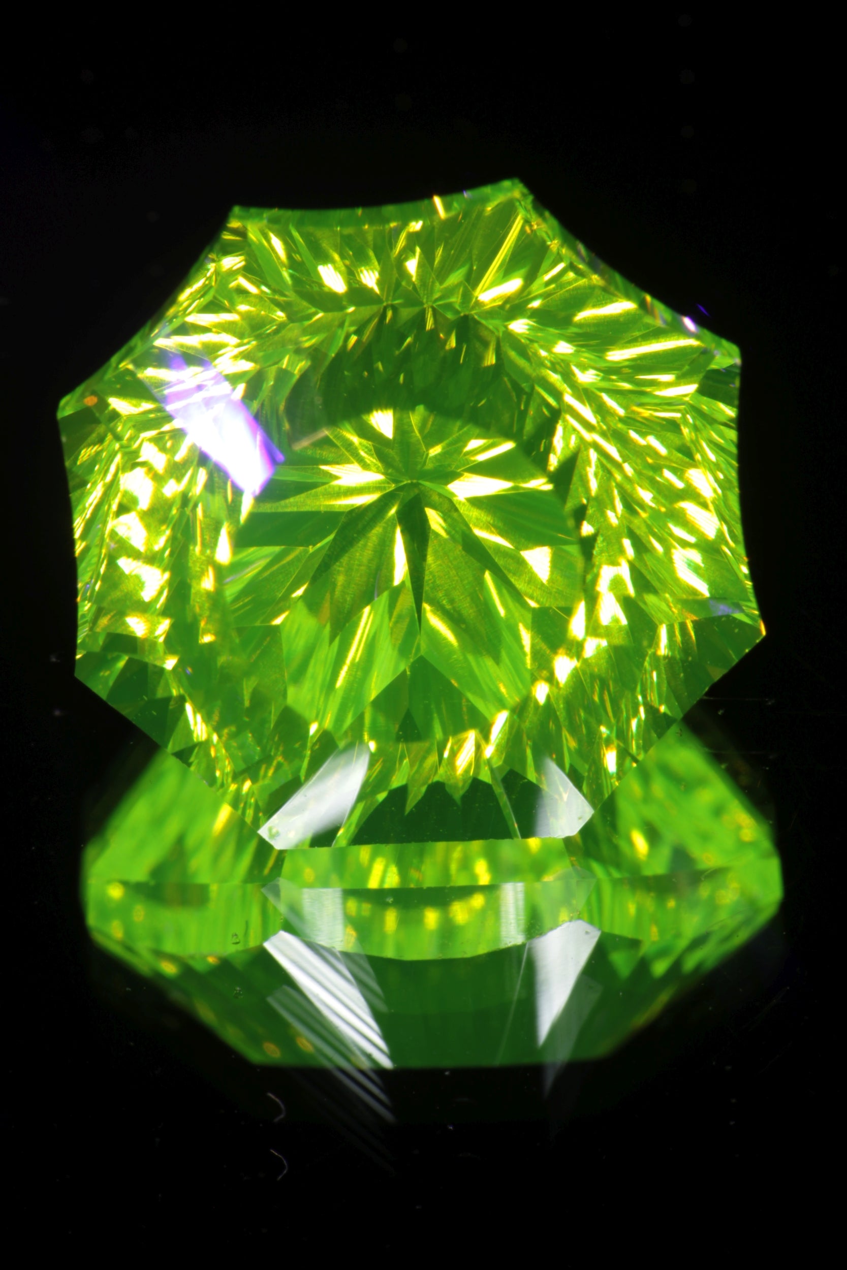 Fantasy Cut LuAG Gems, Green Lumogarnet