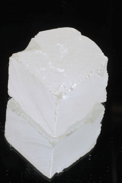 Lithium Niobate Facet Rough, High Brilliance and Dispersion