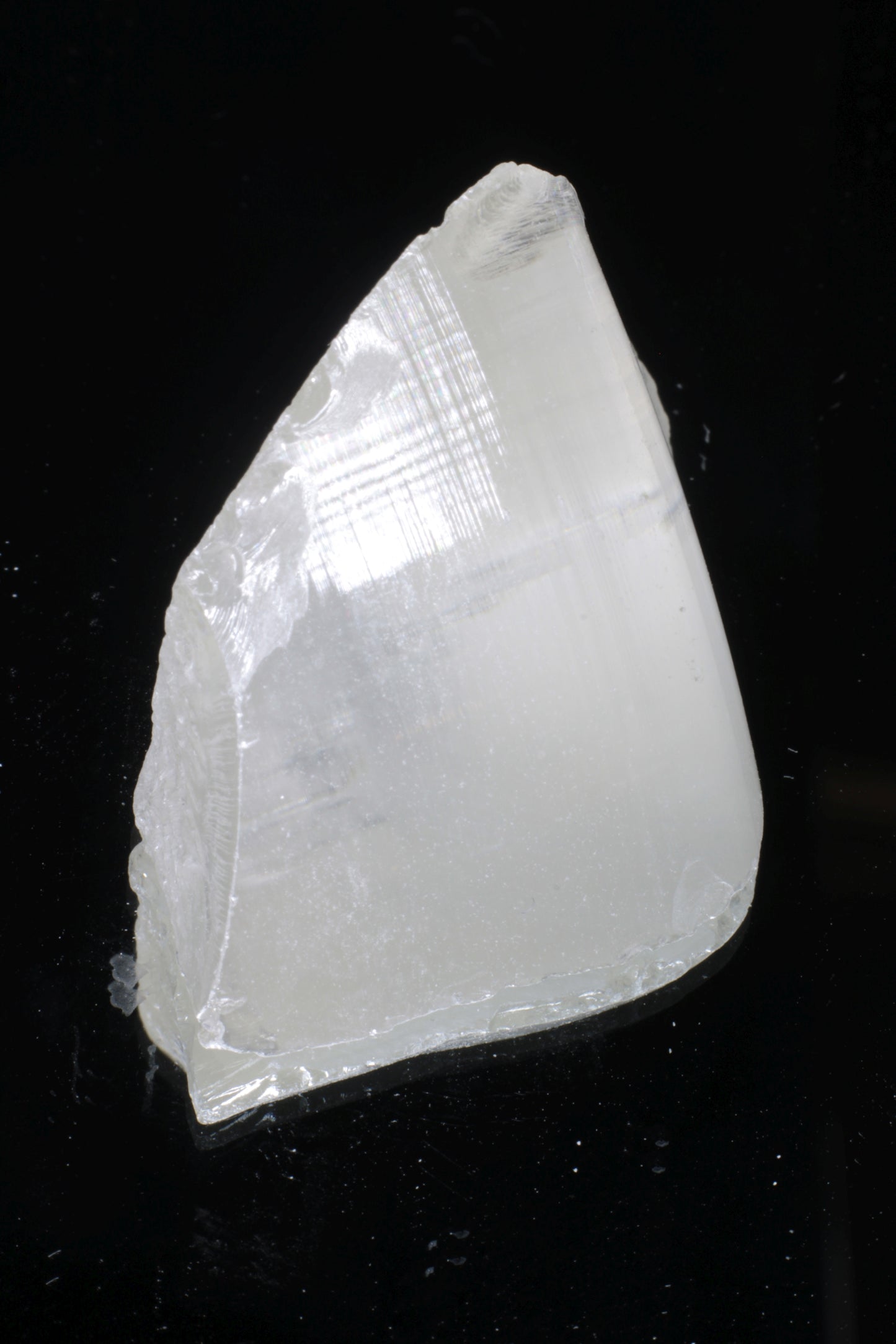 Lithium Niobate Facet Rough, High Brilliance and Dispersion