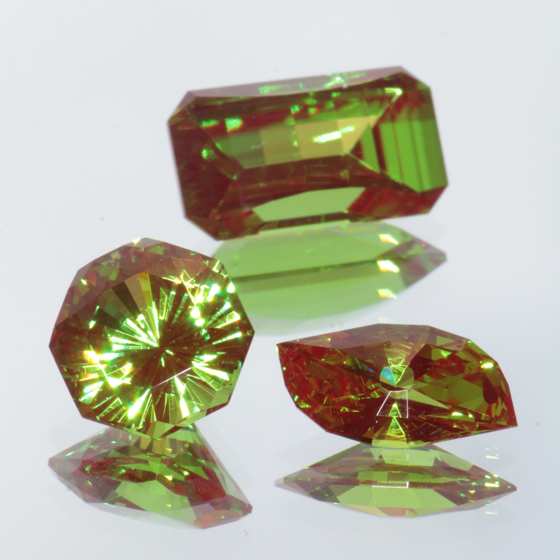 Loose Christmas Garnet Gemstones, Cr3+:YAG