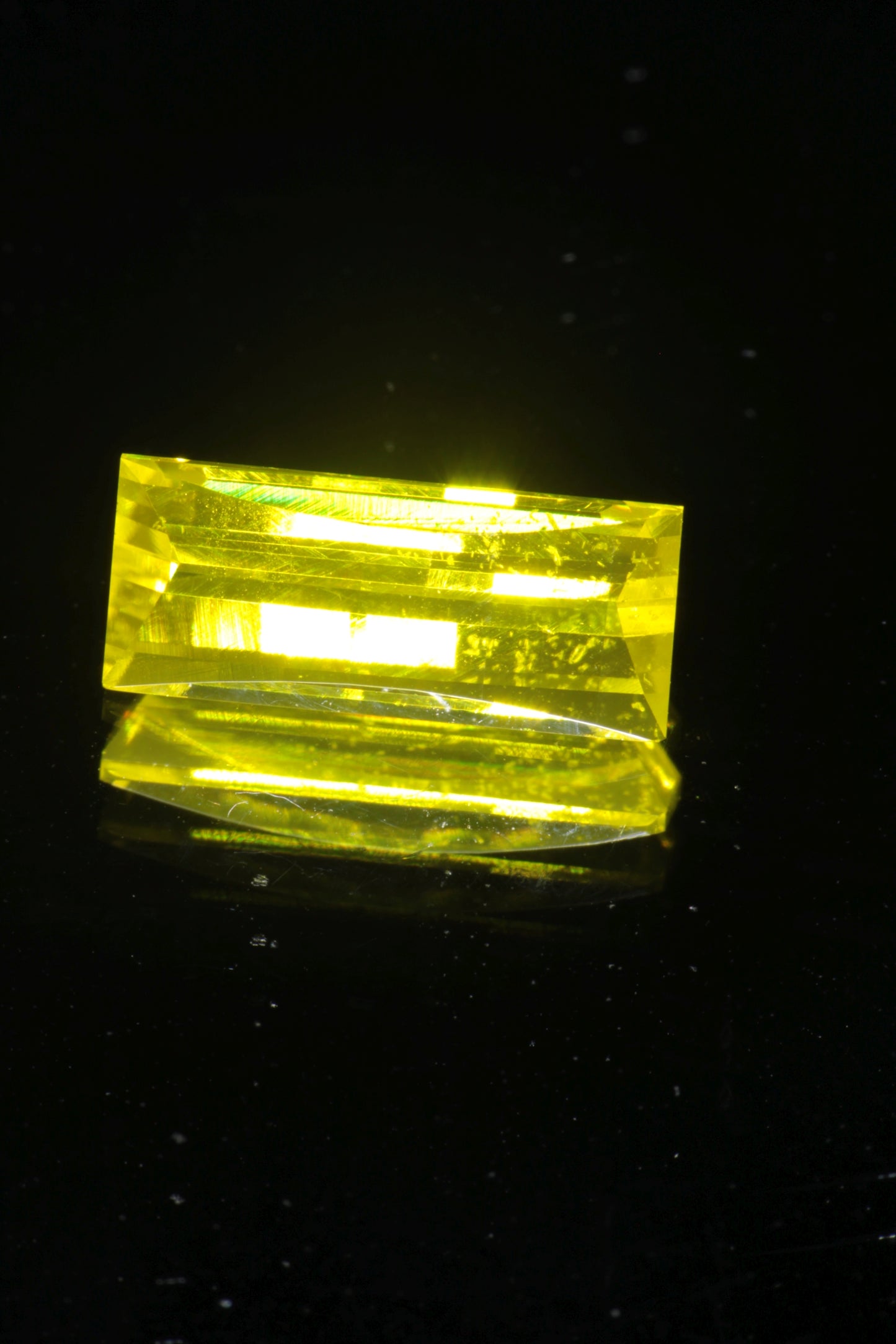 Glow in the Dark GAGG Lumogarnet High Glow Loose Faceted Stones