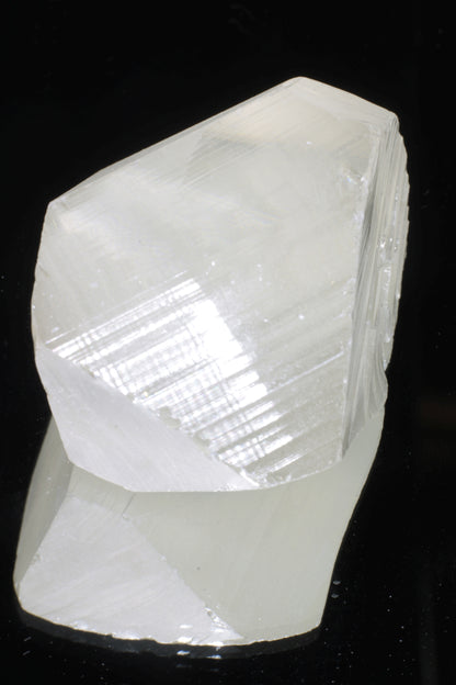 Lithium Niobate Facet Rough, High Brilliance and Dispersion