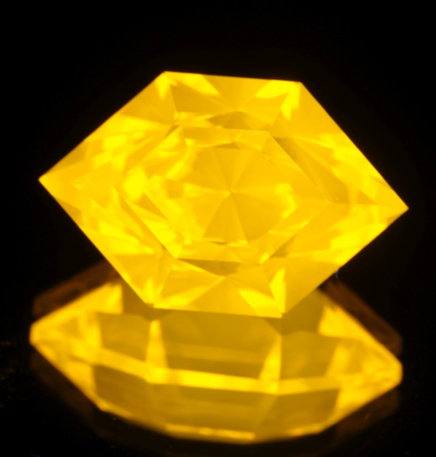 Radiant Cut RetroHex in Super Cerium YAG 12ct