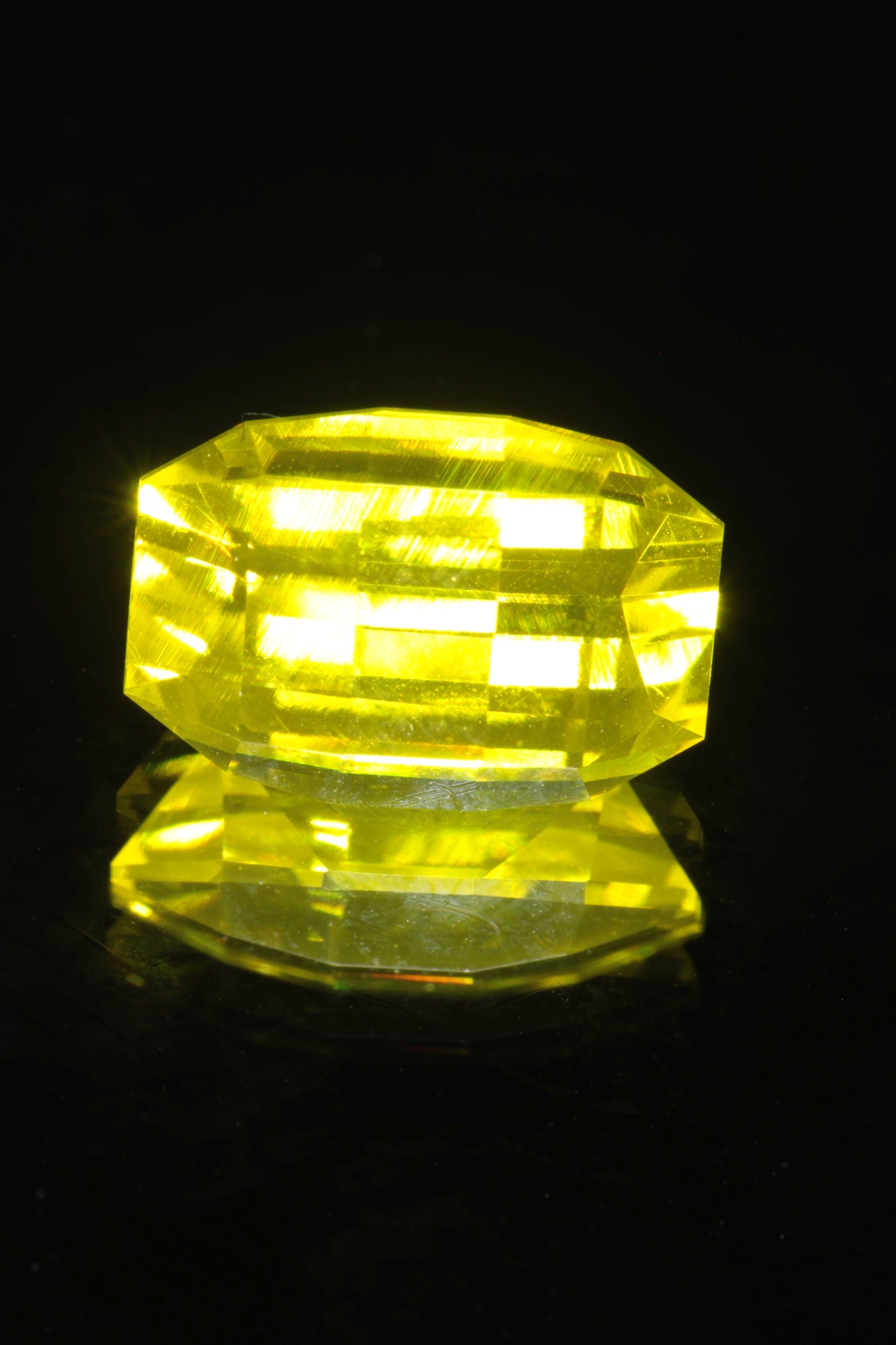 Glow in the Dark GAGG Lumogarnet High Glow Loose Faceted Stones