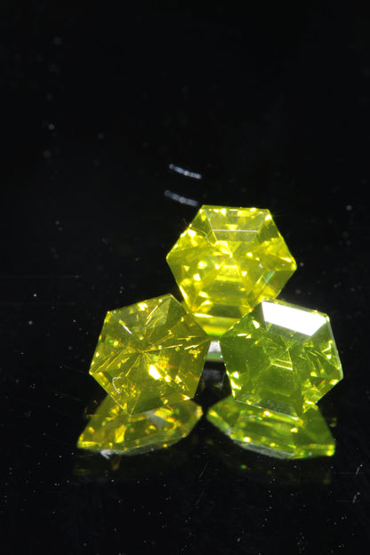 Zombie Garnet, Yellow Green Laser Garnet Faceted Stones, Ce+?? YAG