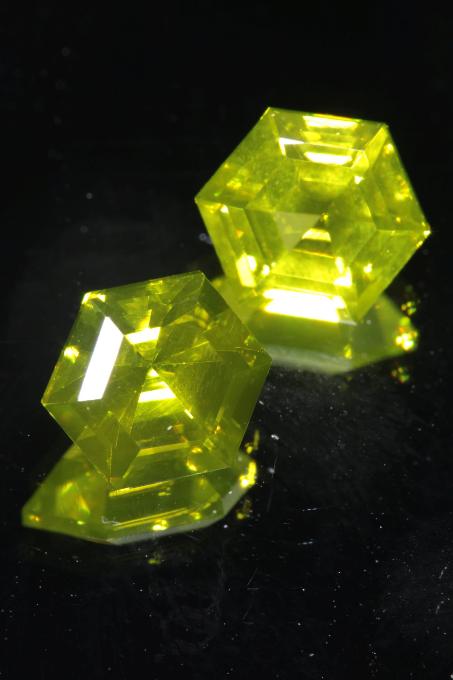 Zombie Garnet, Yellow Green Laser Garnet Faceted Stones, Ce+?? YAG