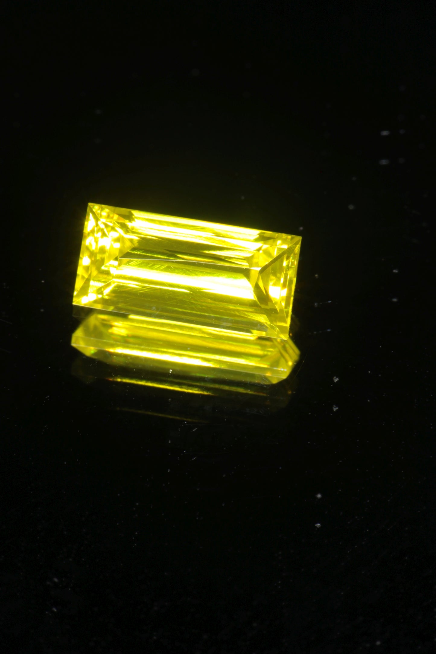 Glow in the Dark GAGG Lumogarnet High Glow Loose Faceted Stones