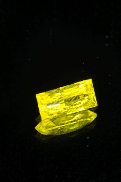 Glow in the Dark GAGG Lumogarnet High Glow Loose Faceted Stones
