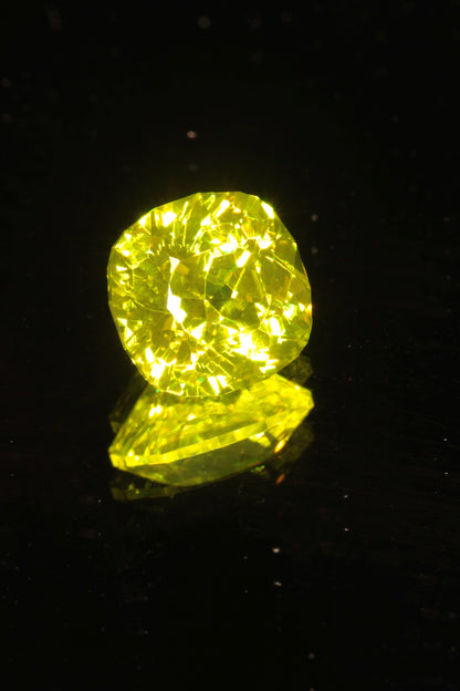Glow in the Dark GAGG Lumogarnet High Glow Loose Faceted Stones