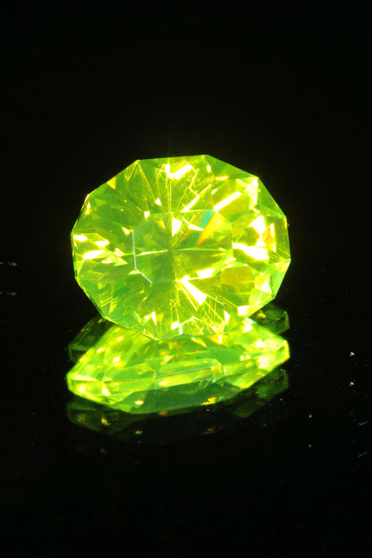 Green glowing LuAG lumogarnet gemstones