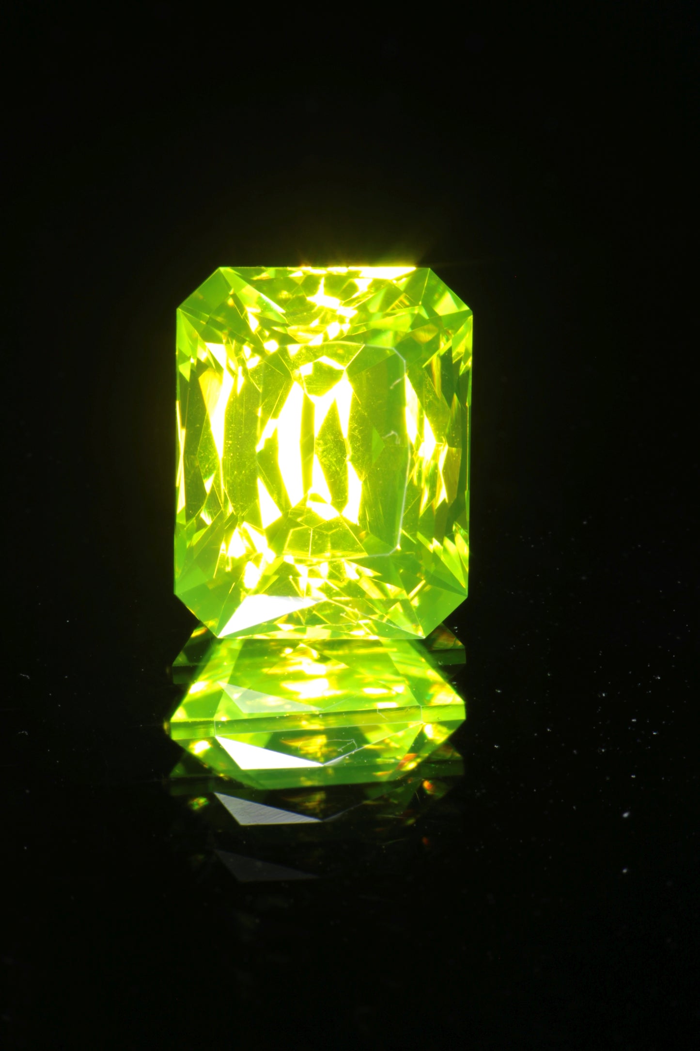 Green glowing LuAG lumogarnet gemstones