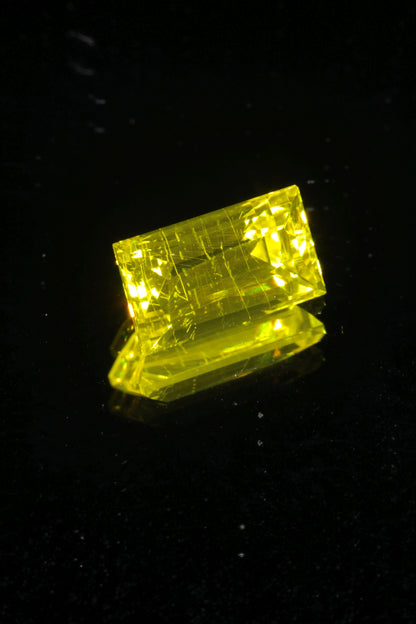 Glow in the Dark GAGG Lumogarnet High Glow Loose Faceted Stones