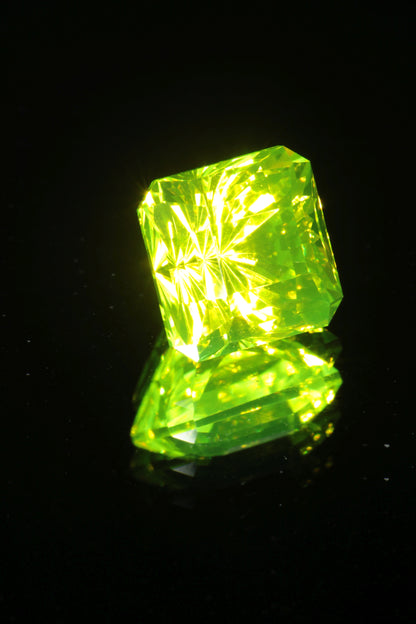Green glowing LuAG lumogarnet gemstones