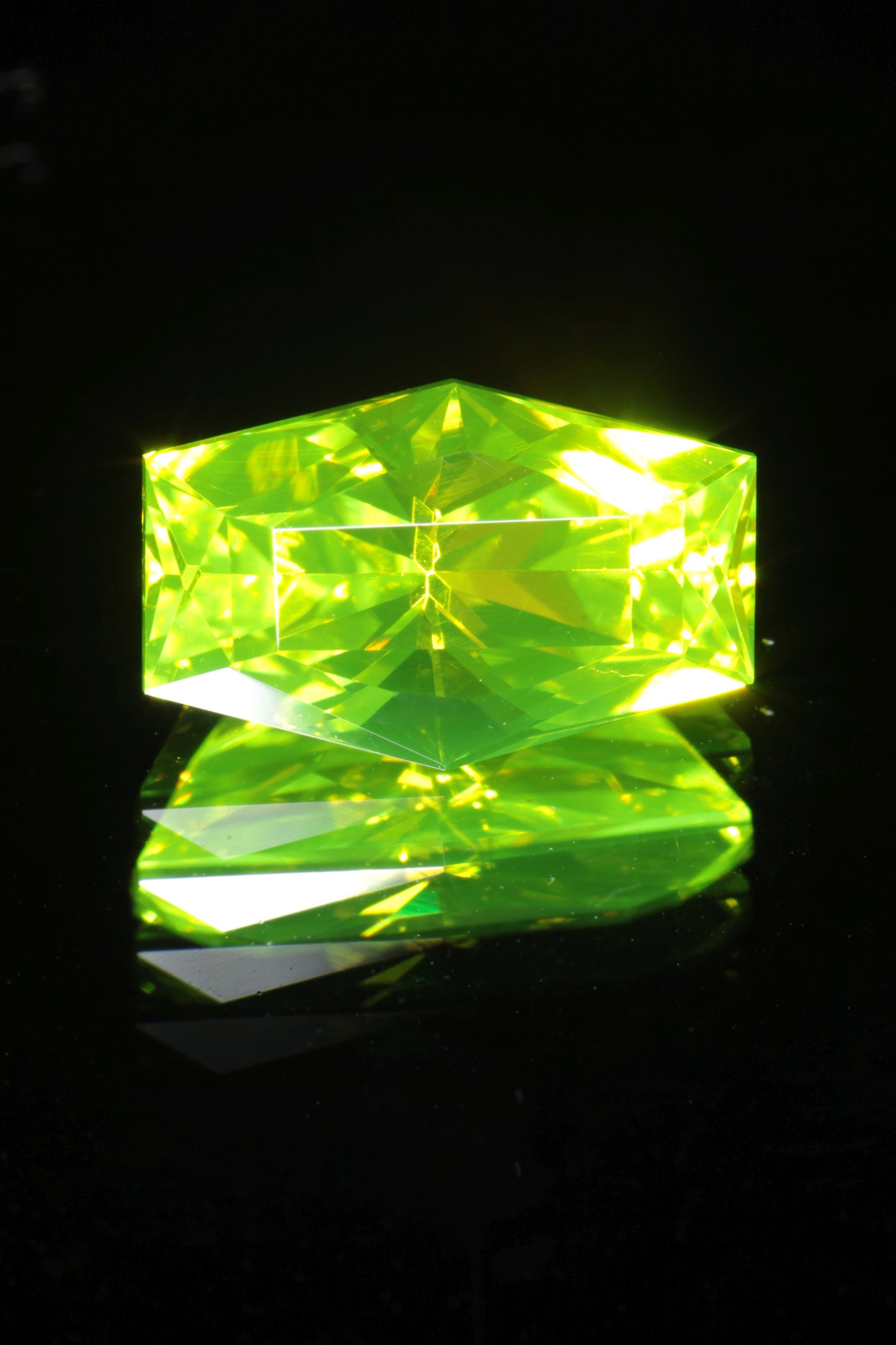 Green glowing LuAG lumogarnet gemstones