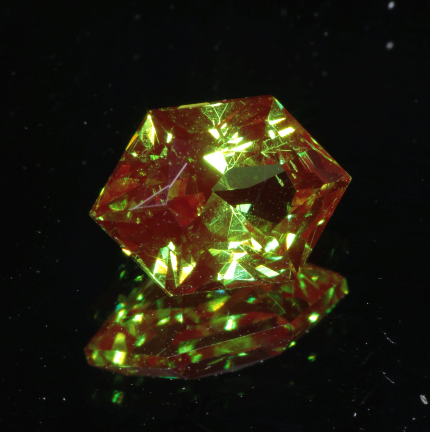 Brilliant RetroHex™ Cut Christmas Garnet Gems