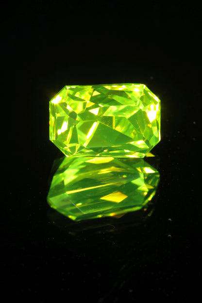 Green glowing LuAG lumogarnet gemstones