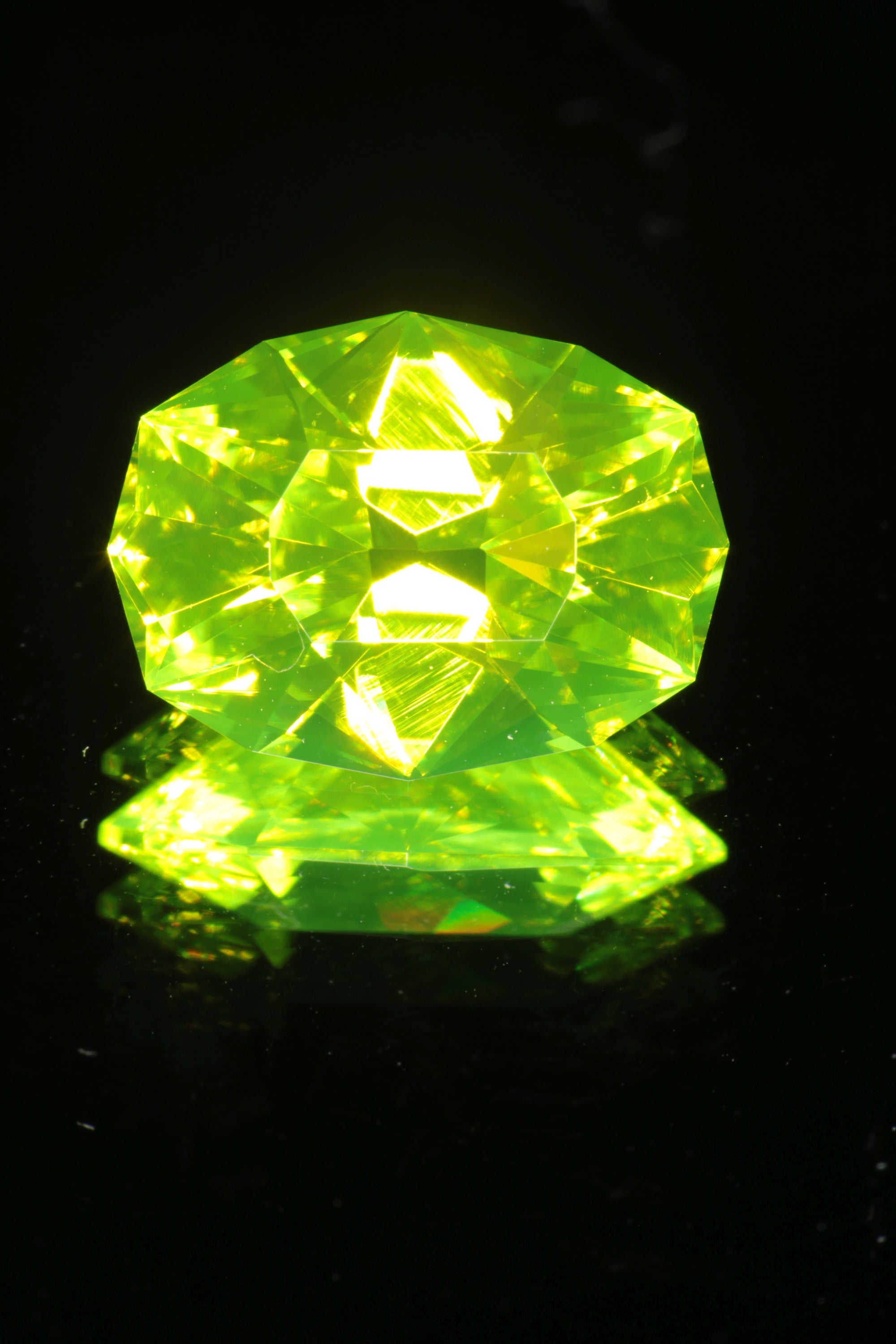 Green glowing LuAG lumogarnet gemstones