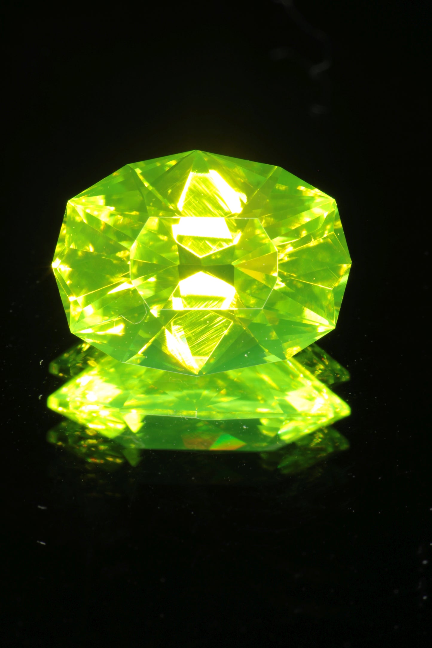 Green glowing LuAG lumogarnet gemstones