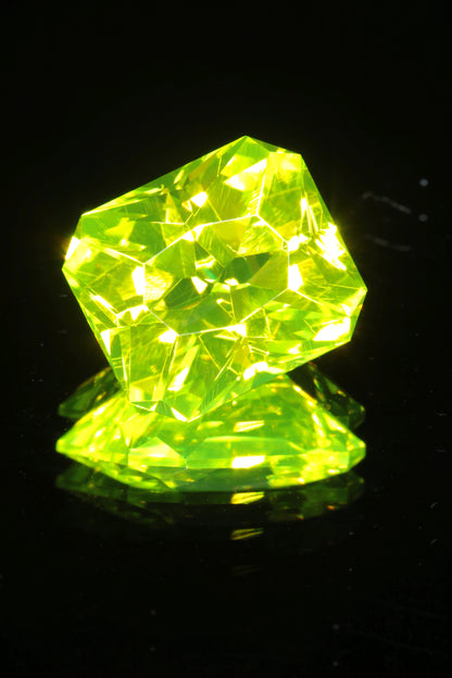 Green glowing LuAG lumogarnet gemstones
