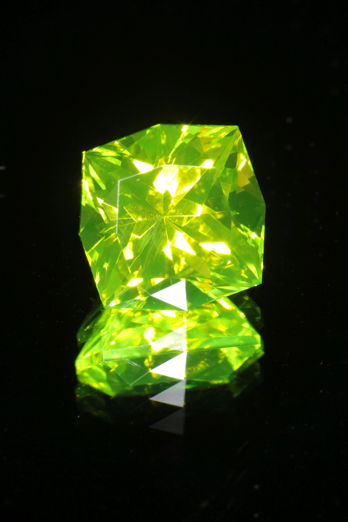 Green glowing LuAG lumogarnet gemstones